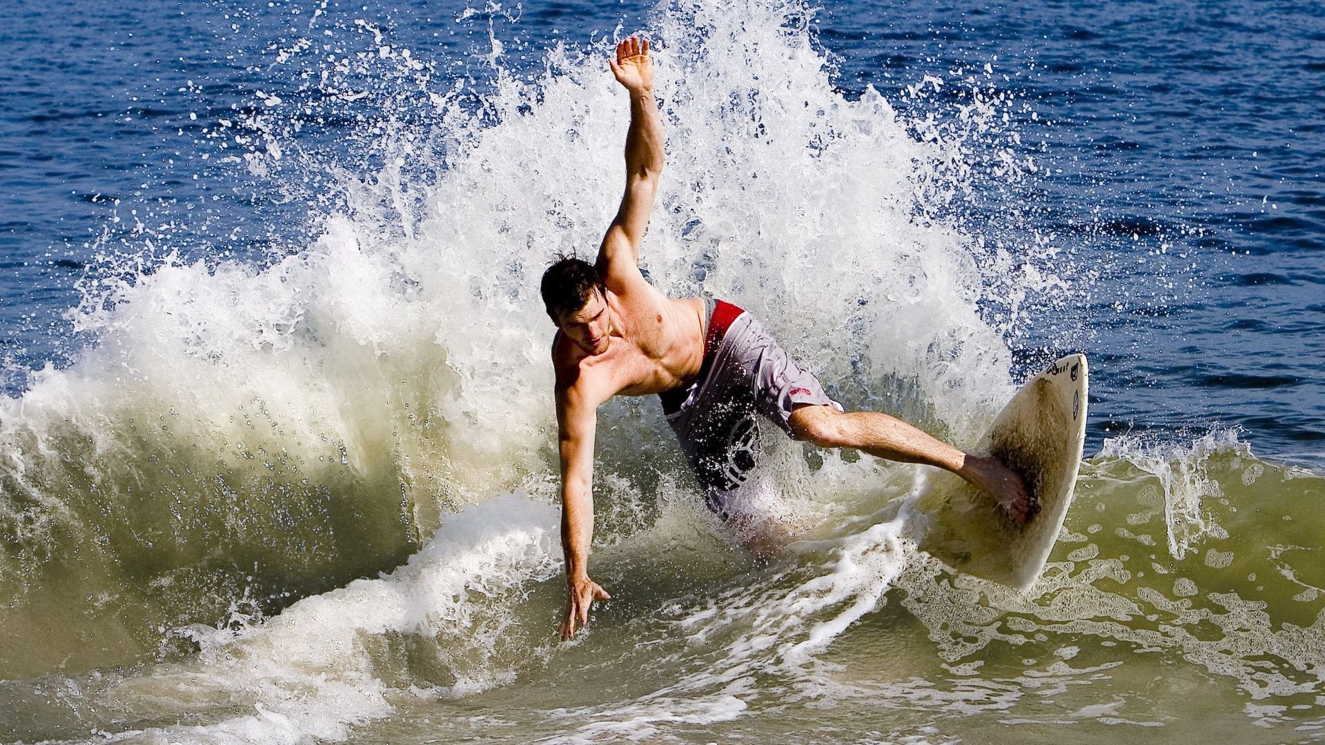 蝶泳决赛成中意选手较量新舞台，蝶泳 决赛